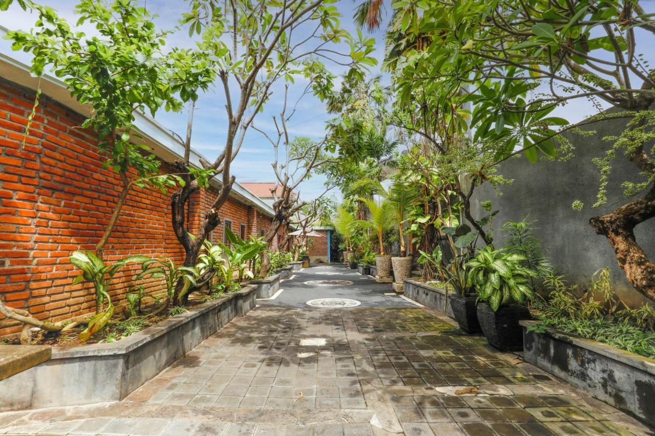 Puri Bagus Villa Legian Kuta Exterior photo